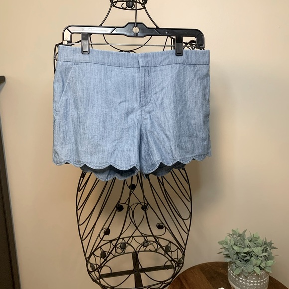 Club Monaco | Amber Short - Picture 2 of 13